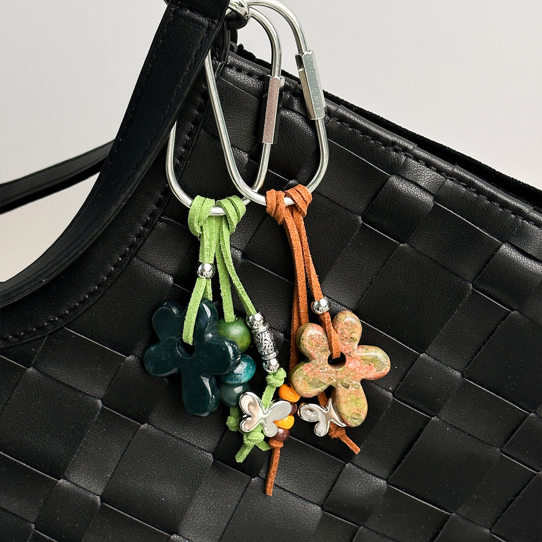 Beaded Clover Bag Charm - DippedShop Wholesale - #8835