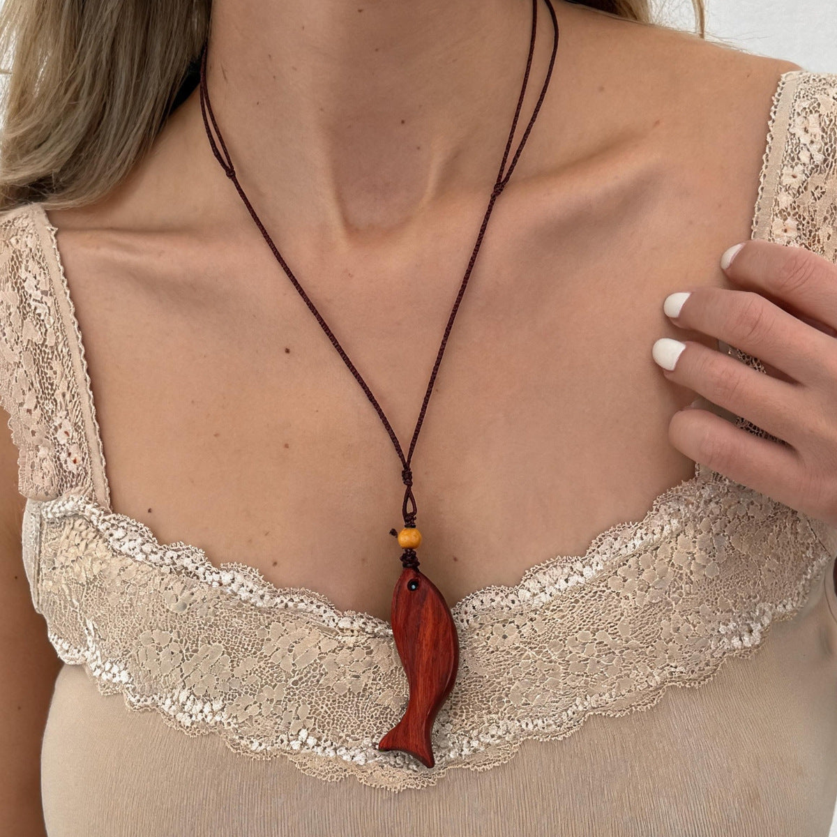 Simple Rope Braided Wood Fish Pendant Necklace 6W6JNC662