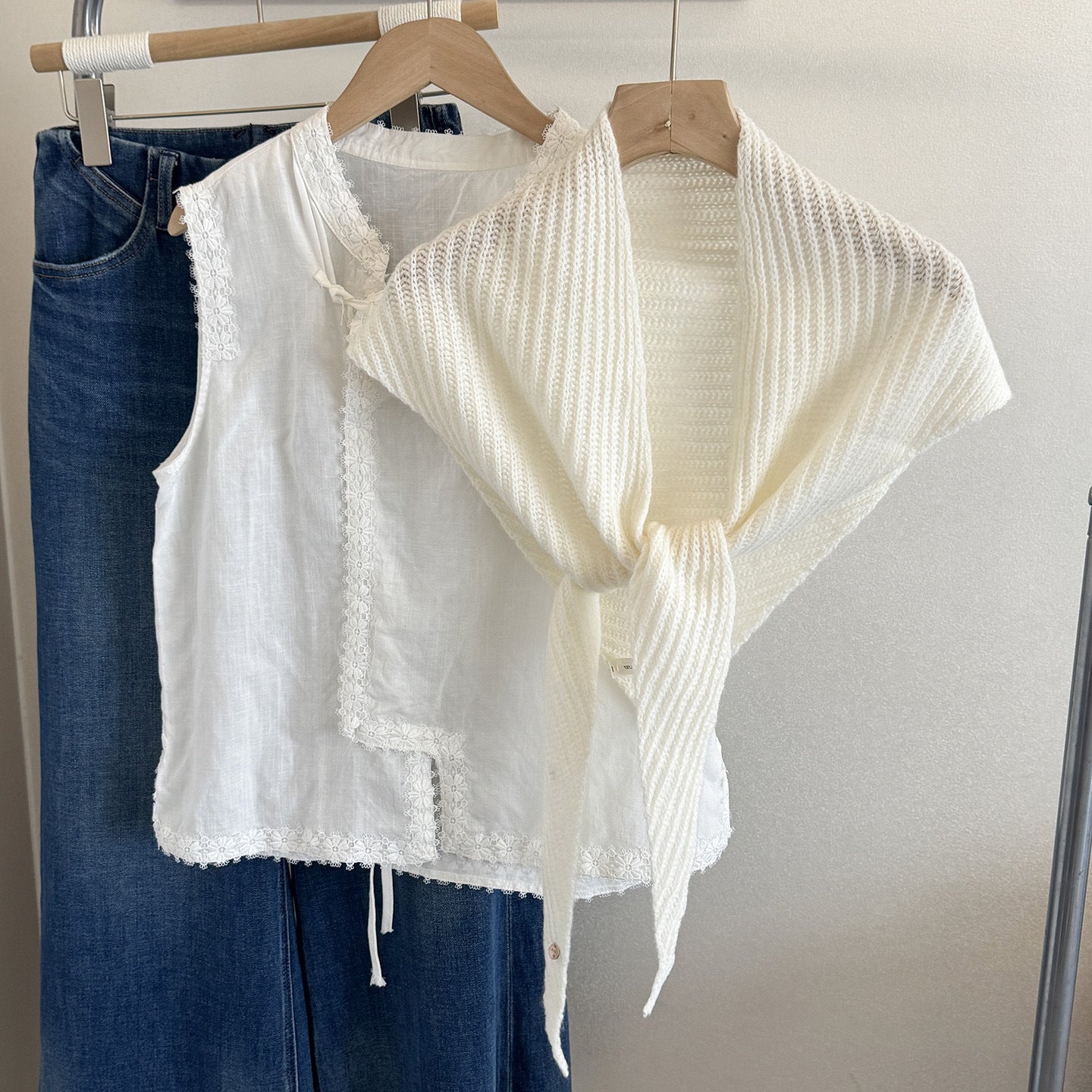 Trendy Solid Color Knit Shawl Triangle Scarf 6W6NSC102