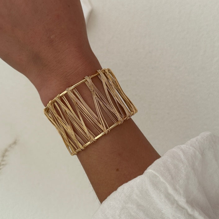 Stylish Bold Gold Plated Wide Open Cuff Bracelet 6W6JBR607