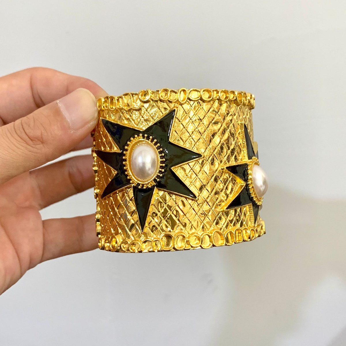 Stylish Pearl Gold Plated Wide Open Cuff Bracelet 6W6JBR617