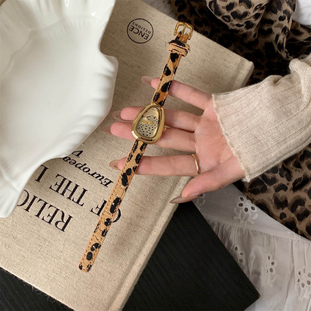 Leopard Quartz Leather Watch - DippedShop Wholesale - #4643