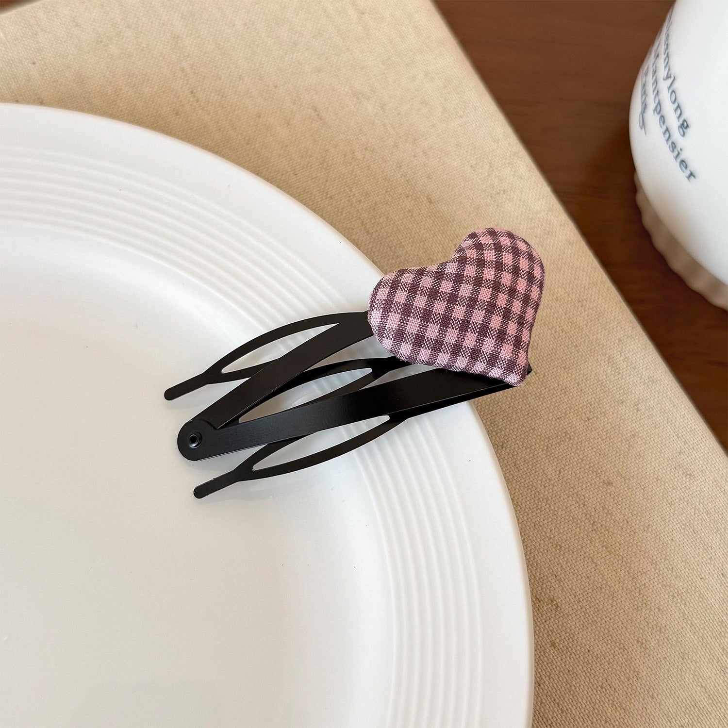 Sweet 3D Heart Duckbill Hair Clips 6W6HCP1244