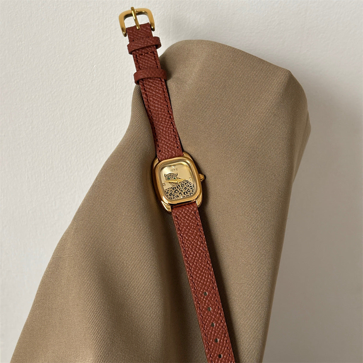 Leopard Quartz Leather Watch - DippedShop Wholesale - #8483