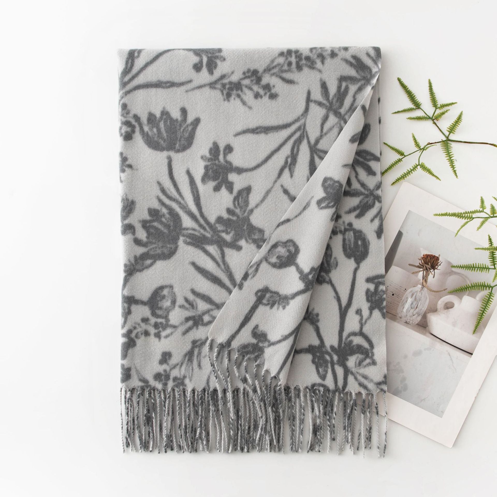 Vintage Floral Print Cashmere Feel Scarf 6W6NSW286