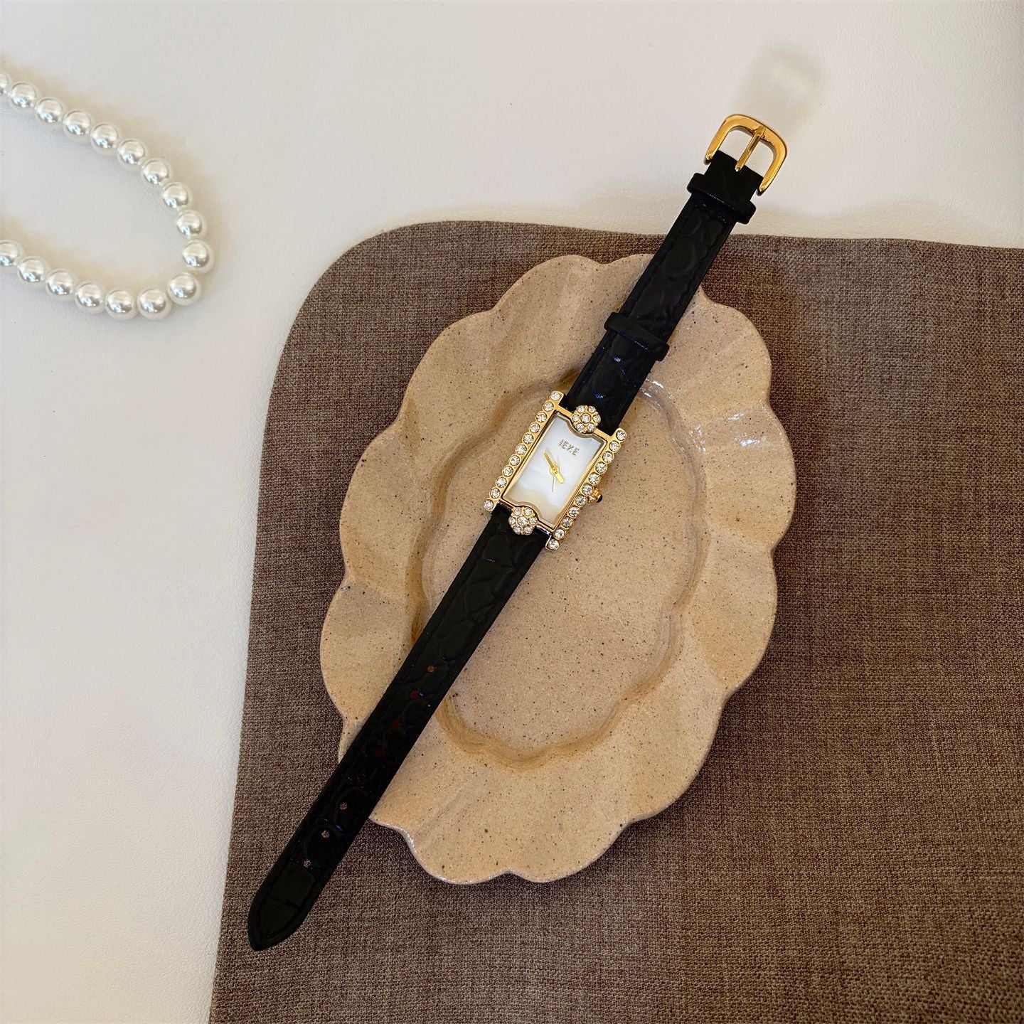 Rhinestone Flower Quartz Watch - DippedShop Wholesale - #8371
