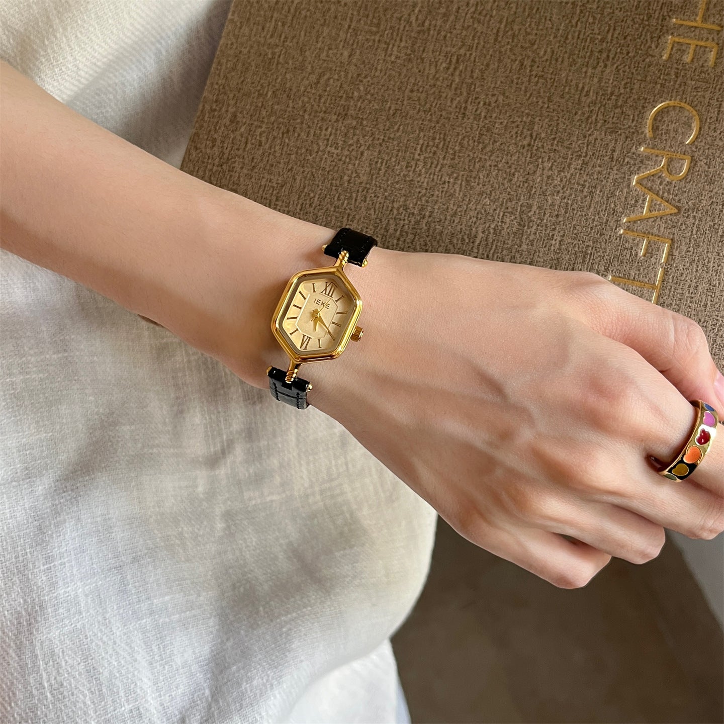 Vintage Leather Strap Watch - DippedShop Wholesale - #0947
