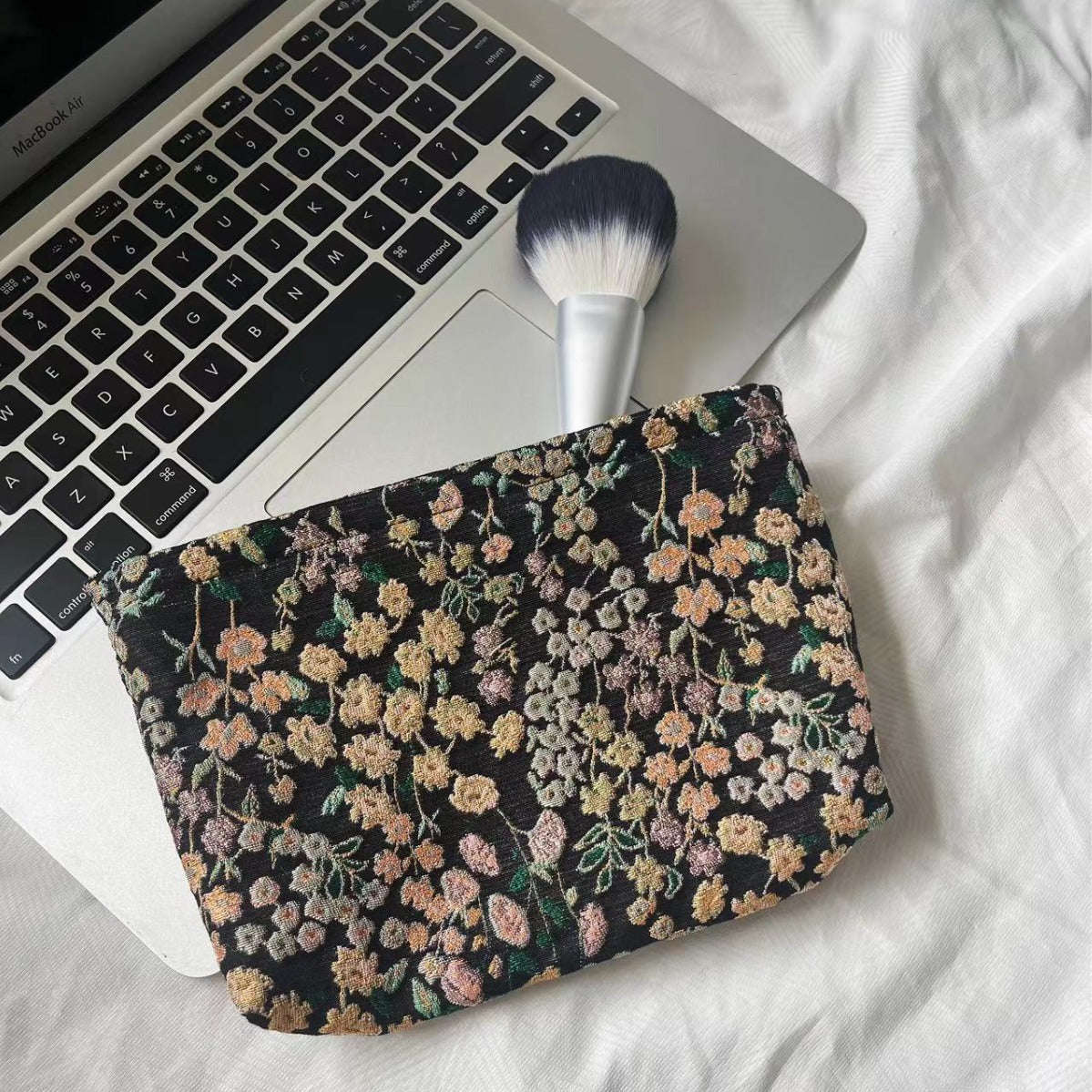 Retro Floral Embroidery Portable Makeup Bag MK2BW6W10BOB404