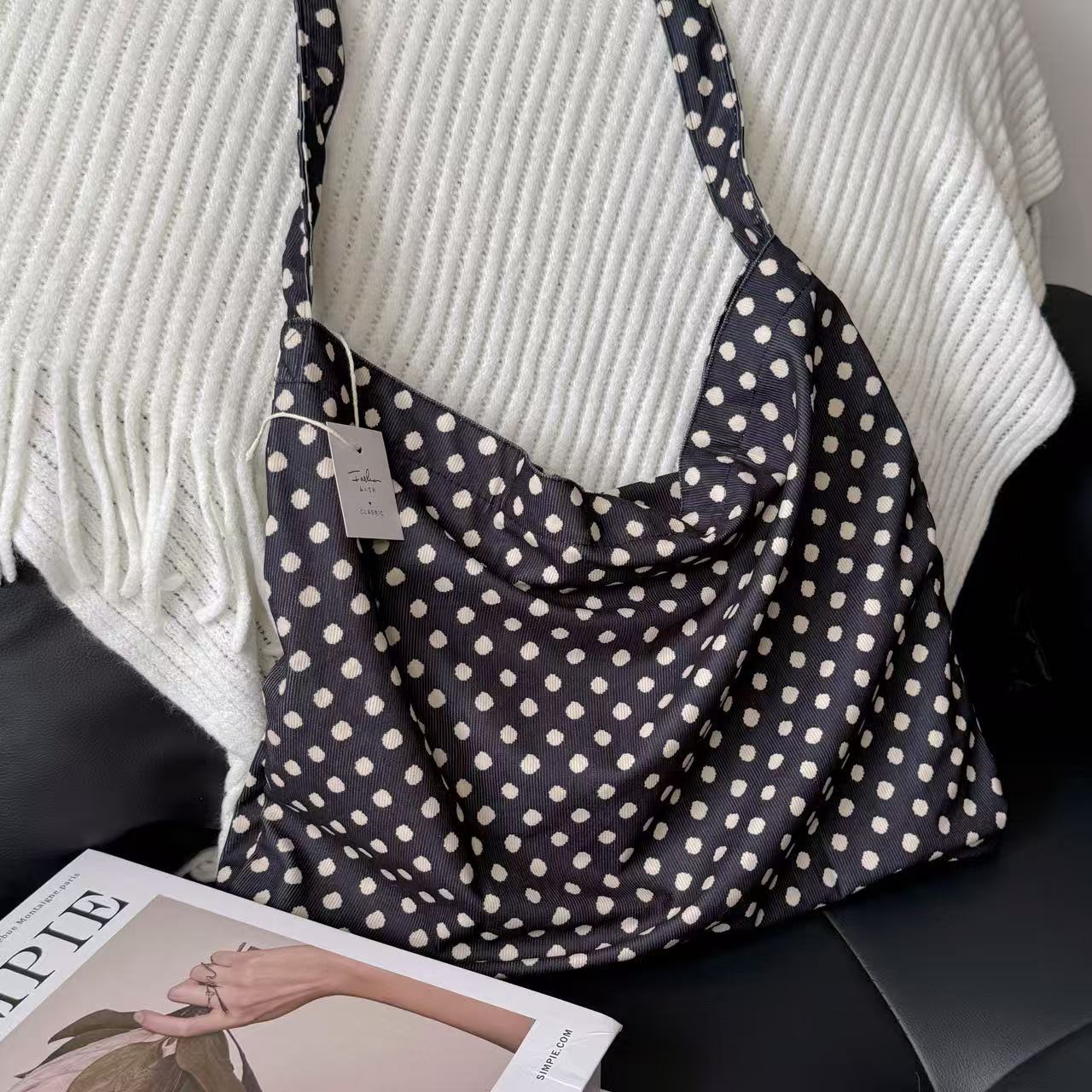 Simple Polka Dots Portable Crossbody Bag MK2BLW6W10BBG587