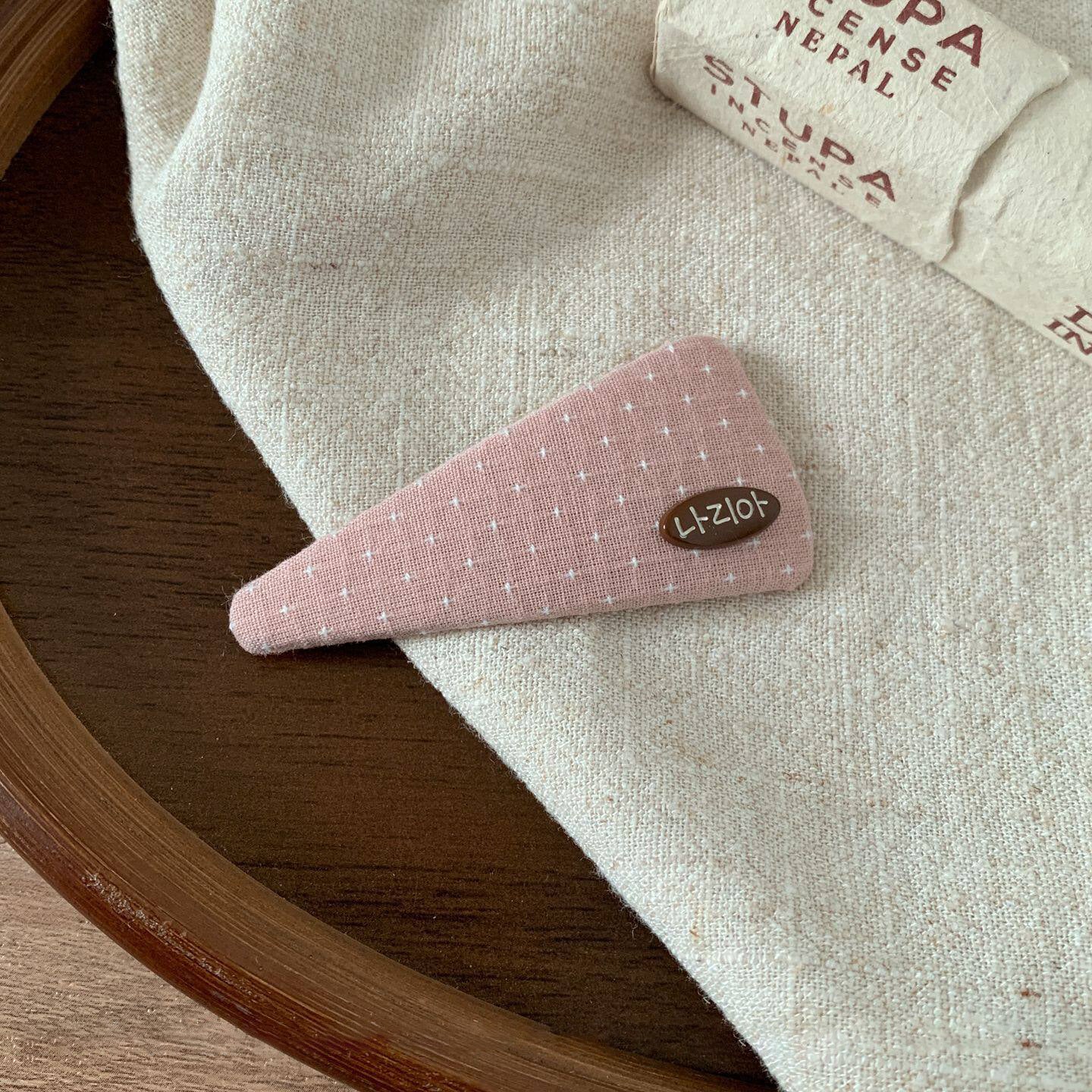Trendy Color Contrast Non-Slip Triangle Hair Clip 8AS6HCP341T