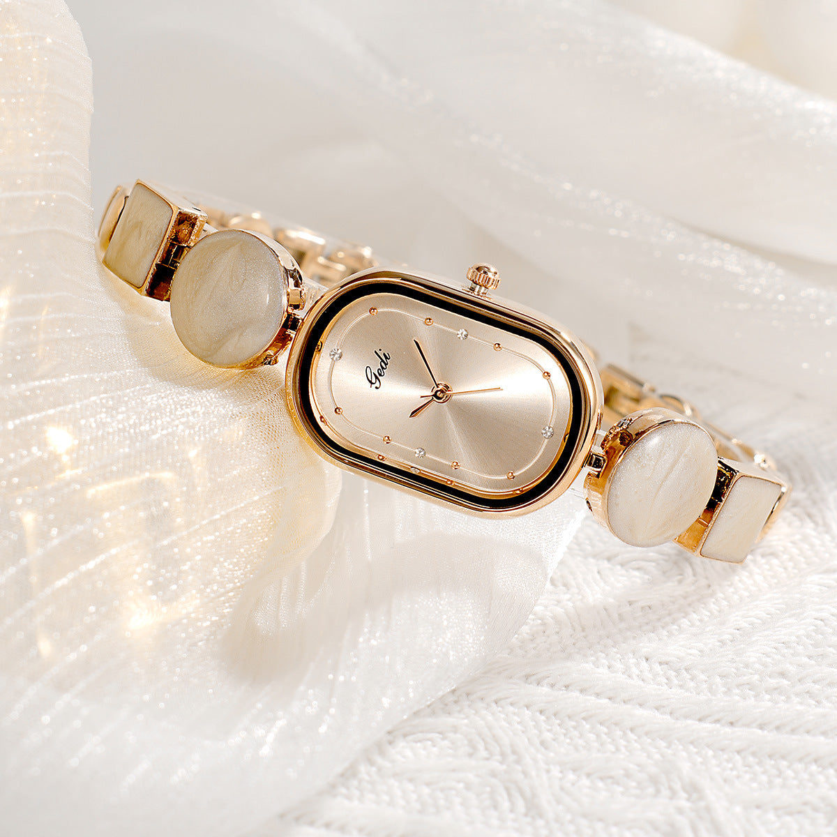 Trendy Oval Quartz Irregular Chain Bnagle Watch MK2SSAS6W6JWA13