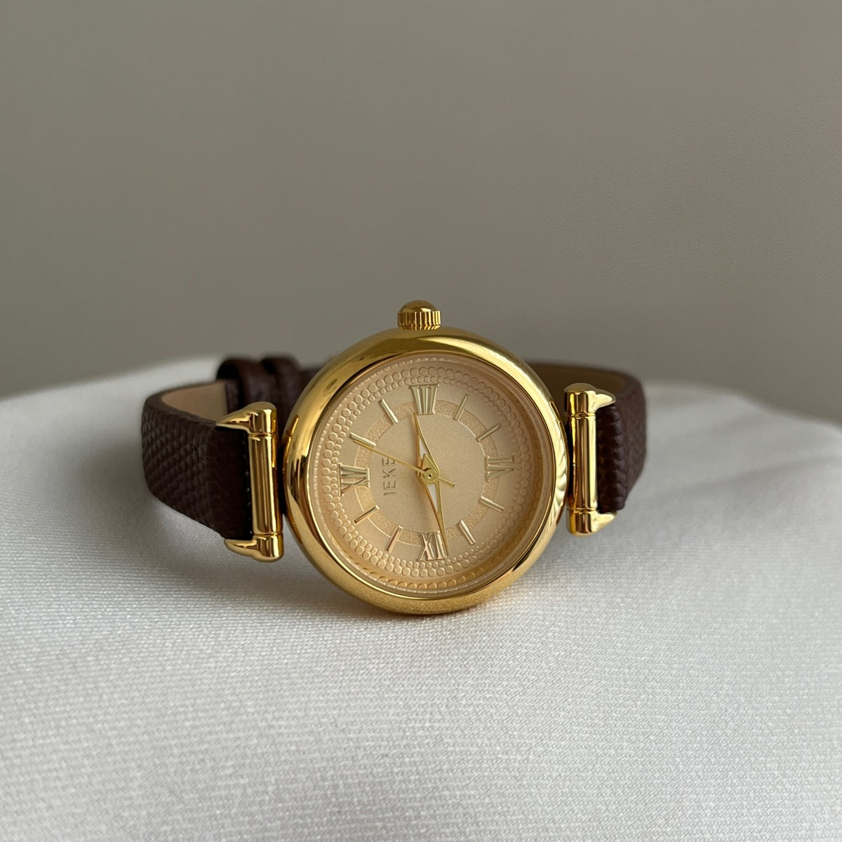 Minimalist Round Quartz Watch - DippedShop Wholesale - #9187