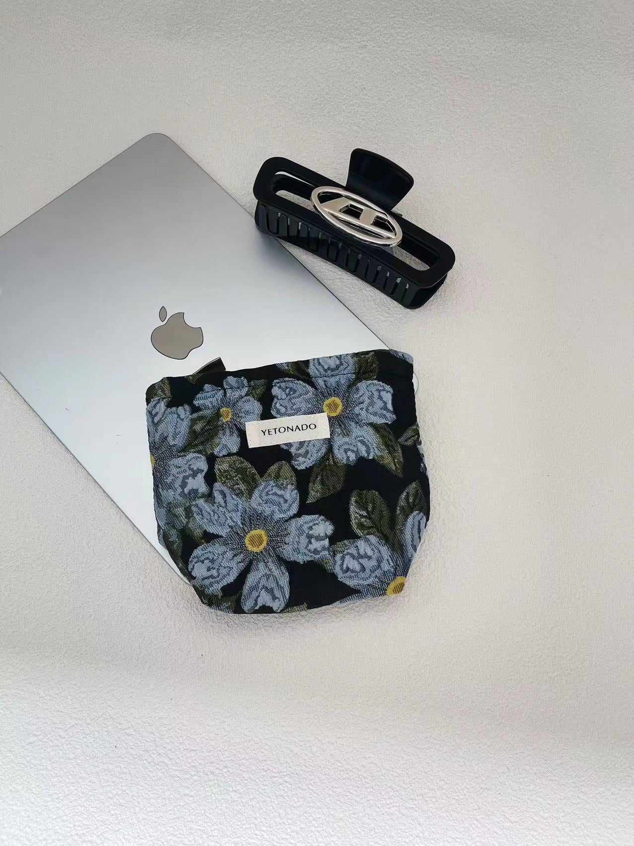 Flower Embossed Large Capacity Makeup Bag MK2BW6W10BOB406