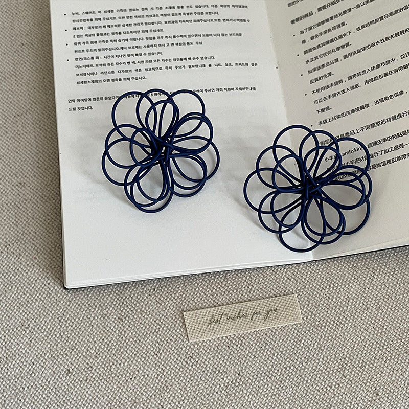 Hollow Line Floral Stud Earrings - DippedShop Wholesale - #1347