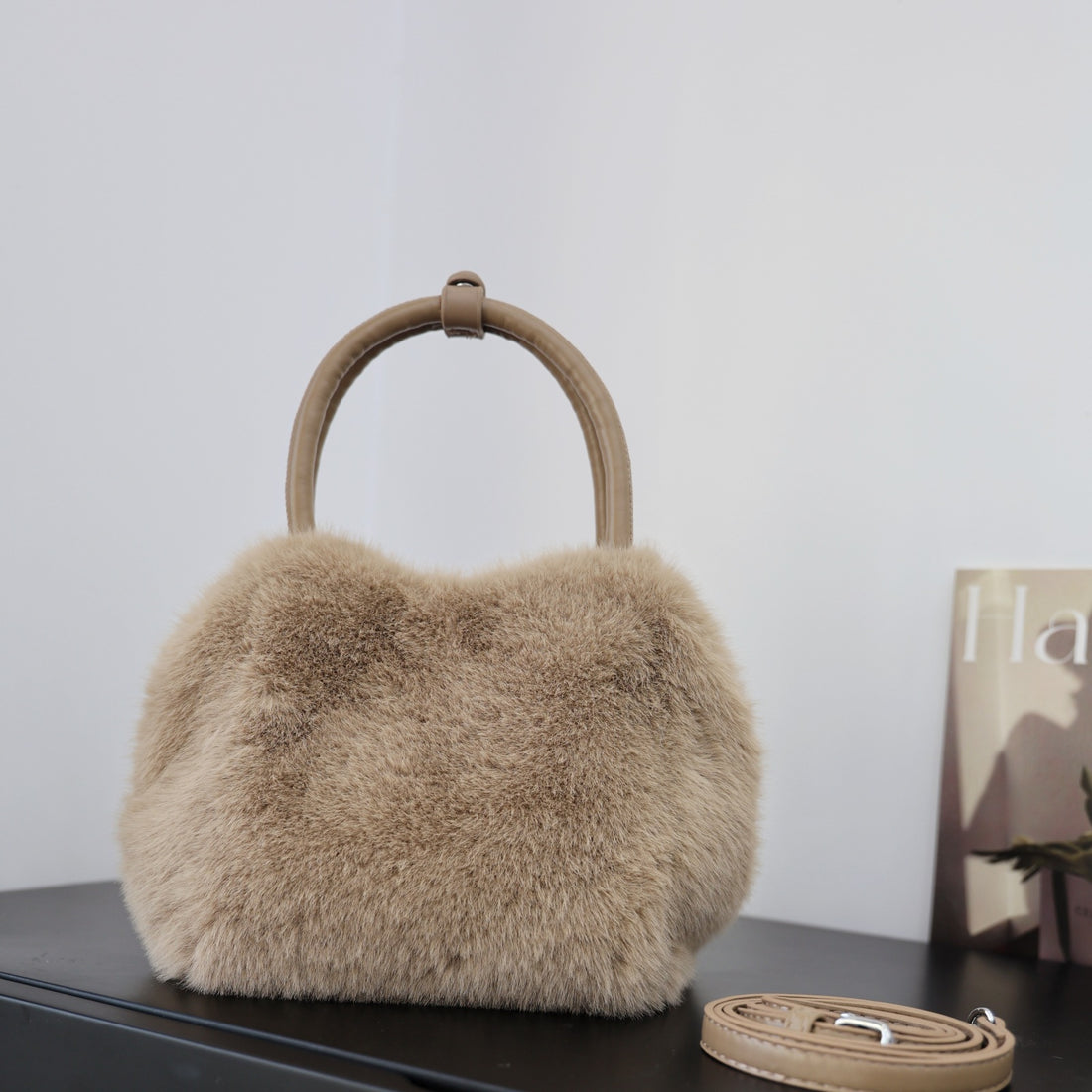 Minimalist Solid Color Fluffy Fuzzy Handbag DP25H582
