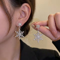 Creative Sparkly Rhinestone Snowflake Christmas Earrings 6W6JER682