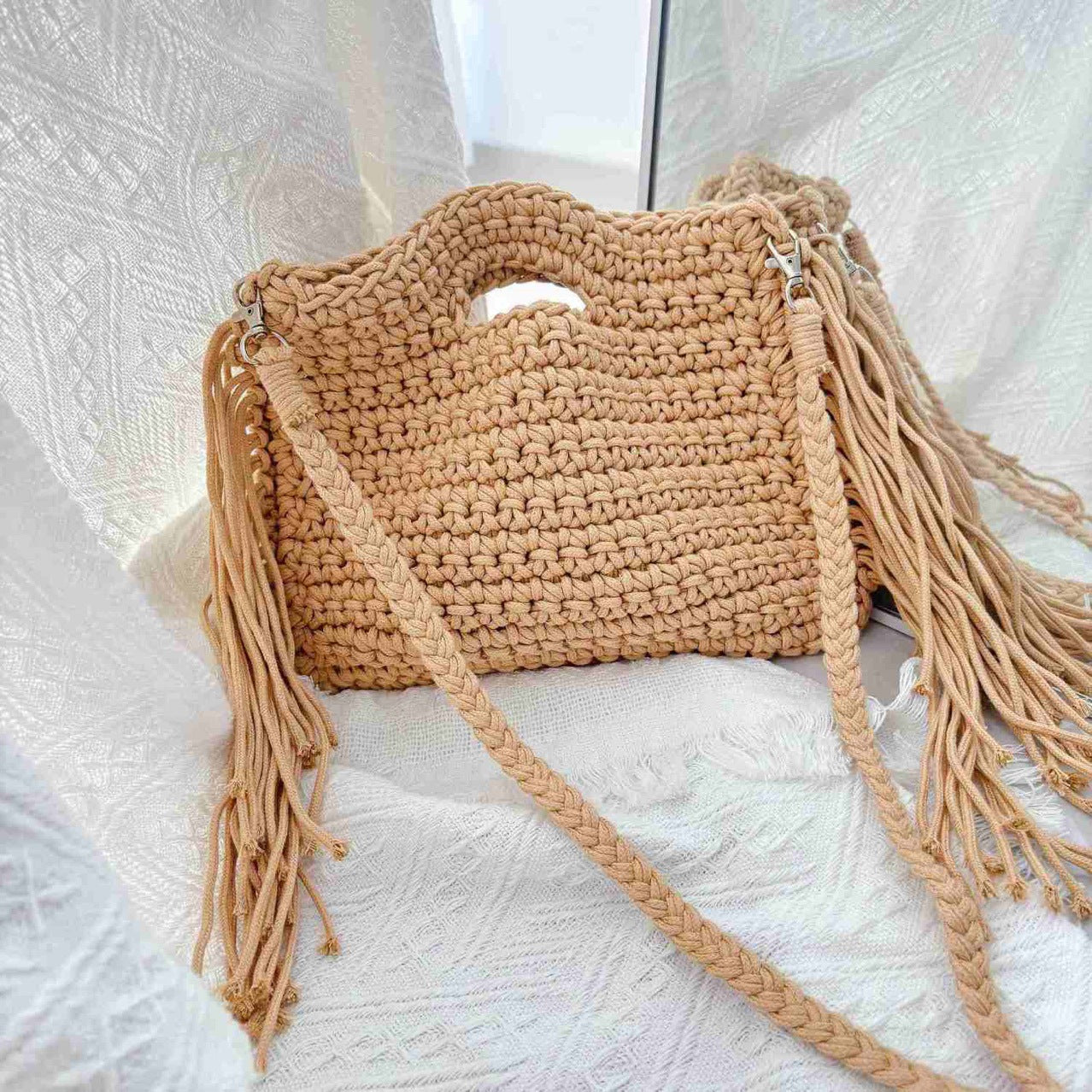 Hand-Woven Tassel Handbag - DippedShop Wholesale - #5891