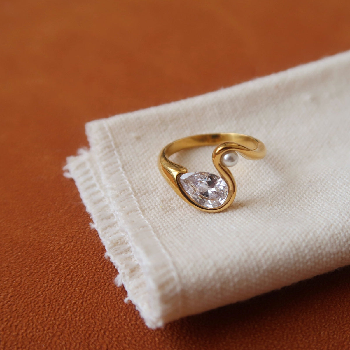 Swan Pearl Ring - DippedShop Wholesale - #7811