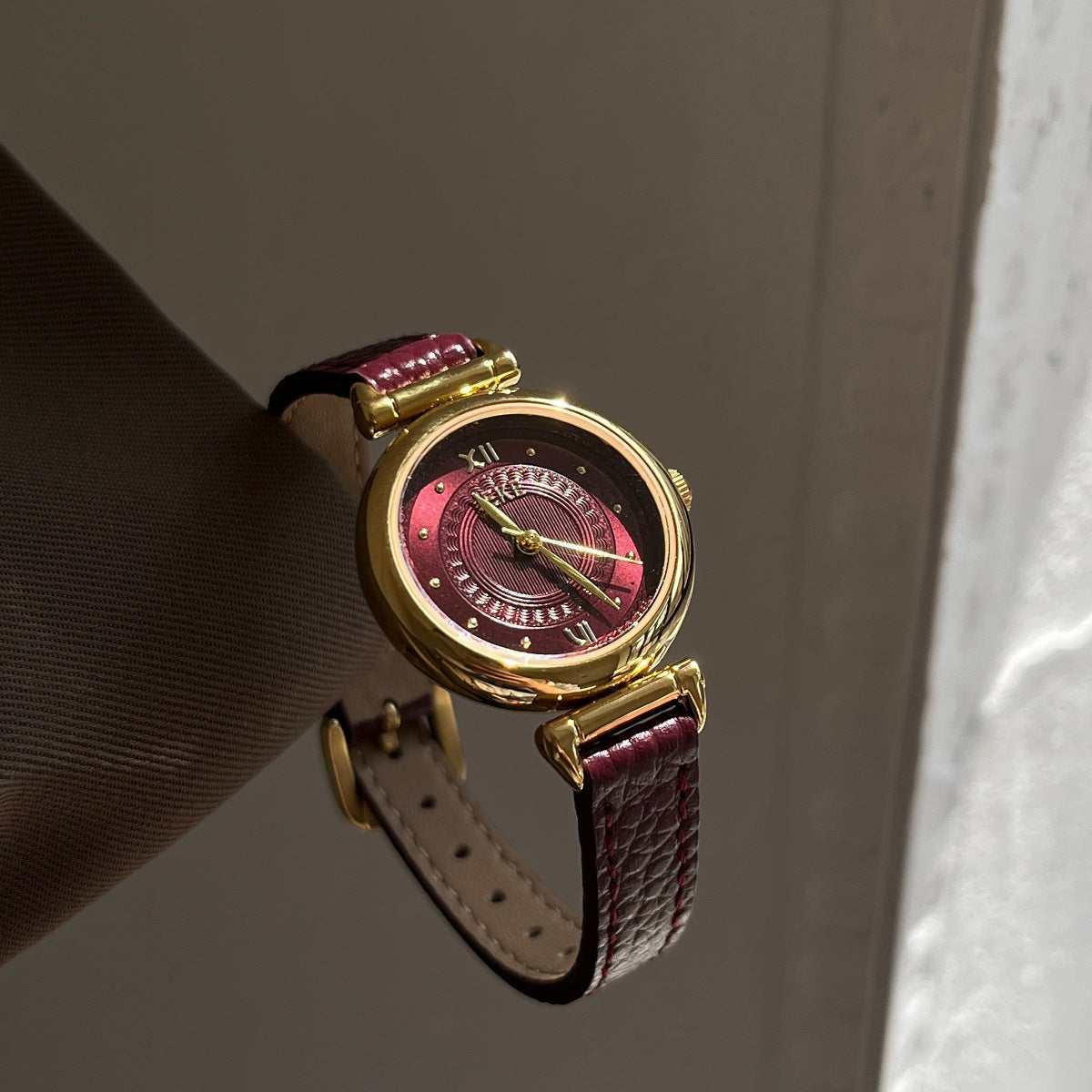 Vintage Leather Quartz Watch - DippedShop Wholesale - #3923
