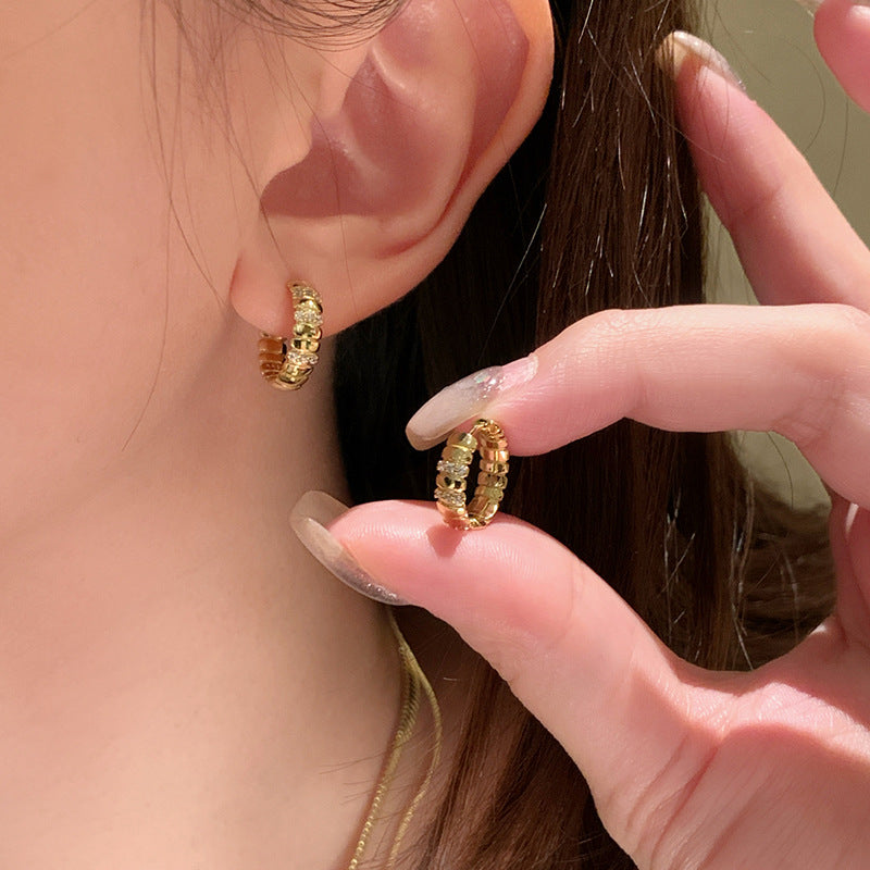 Stylish Snake-bone Rhinestones Hoop Earring 6W6JER584