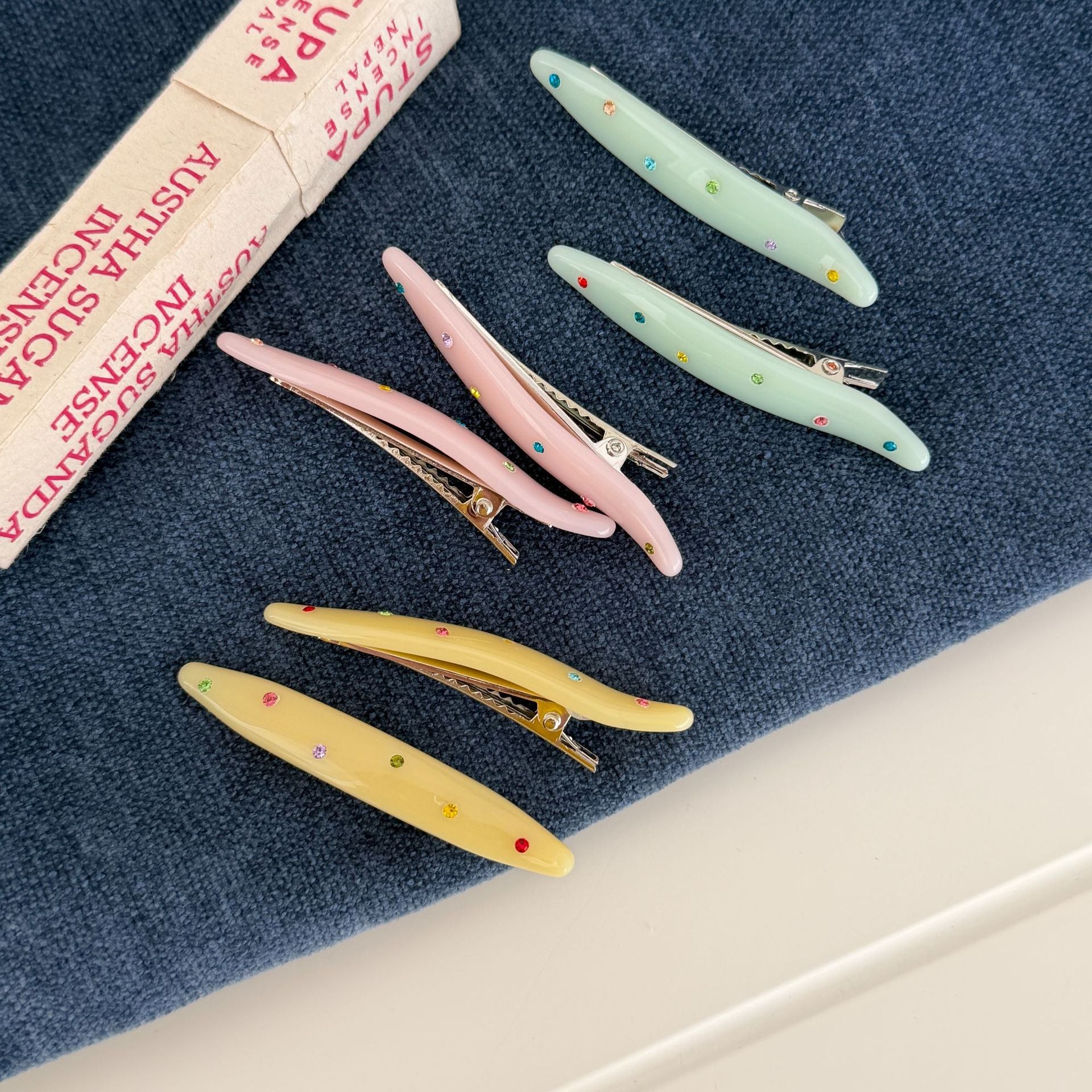Sweet Colorful Rhinestones Duckbill Hair Clip MK2PM6W6HCP05