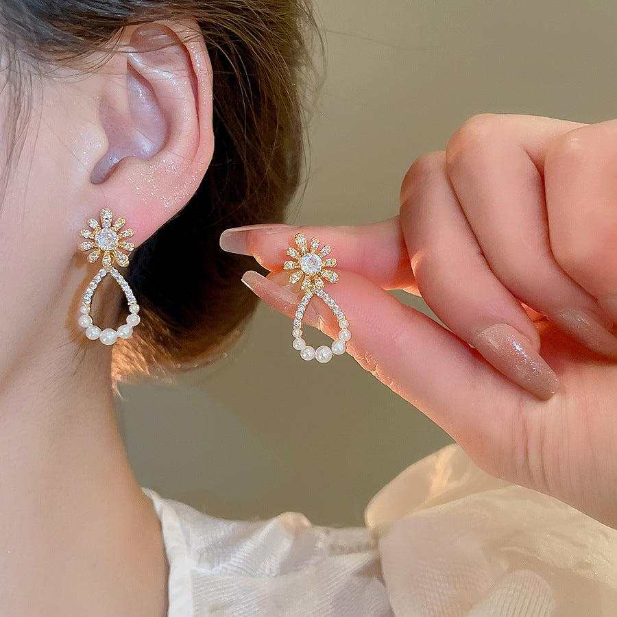 Fashion Green Cubic Zirconia Flower Stud Earrings 6W6JER752
