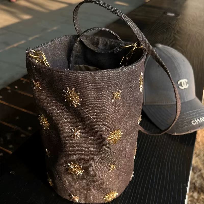 Vintage Studded Denim Shoulder Bucket bag DP25G643