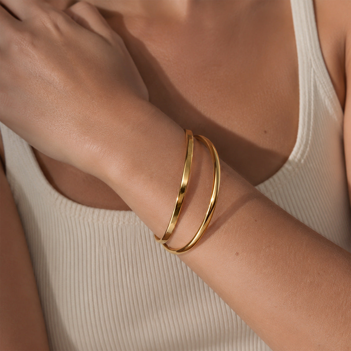 Gold Plated Interlocking Double Bangle Bracelet 6W6JBR612