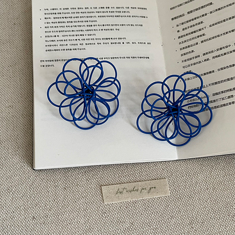 Hollow Line Floral Stud Earrings - DippedShop Wholesale - #5811