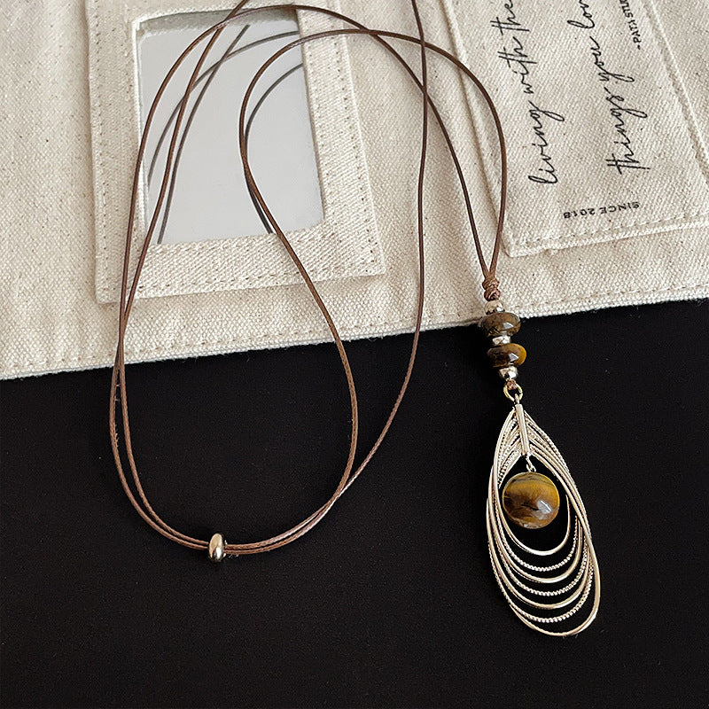 Stylish Hollow Feather Pendant Beaded Decor Necklace 6W6JNC681