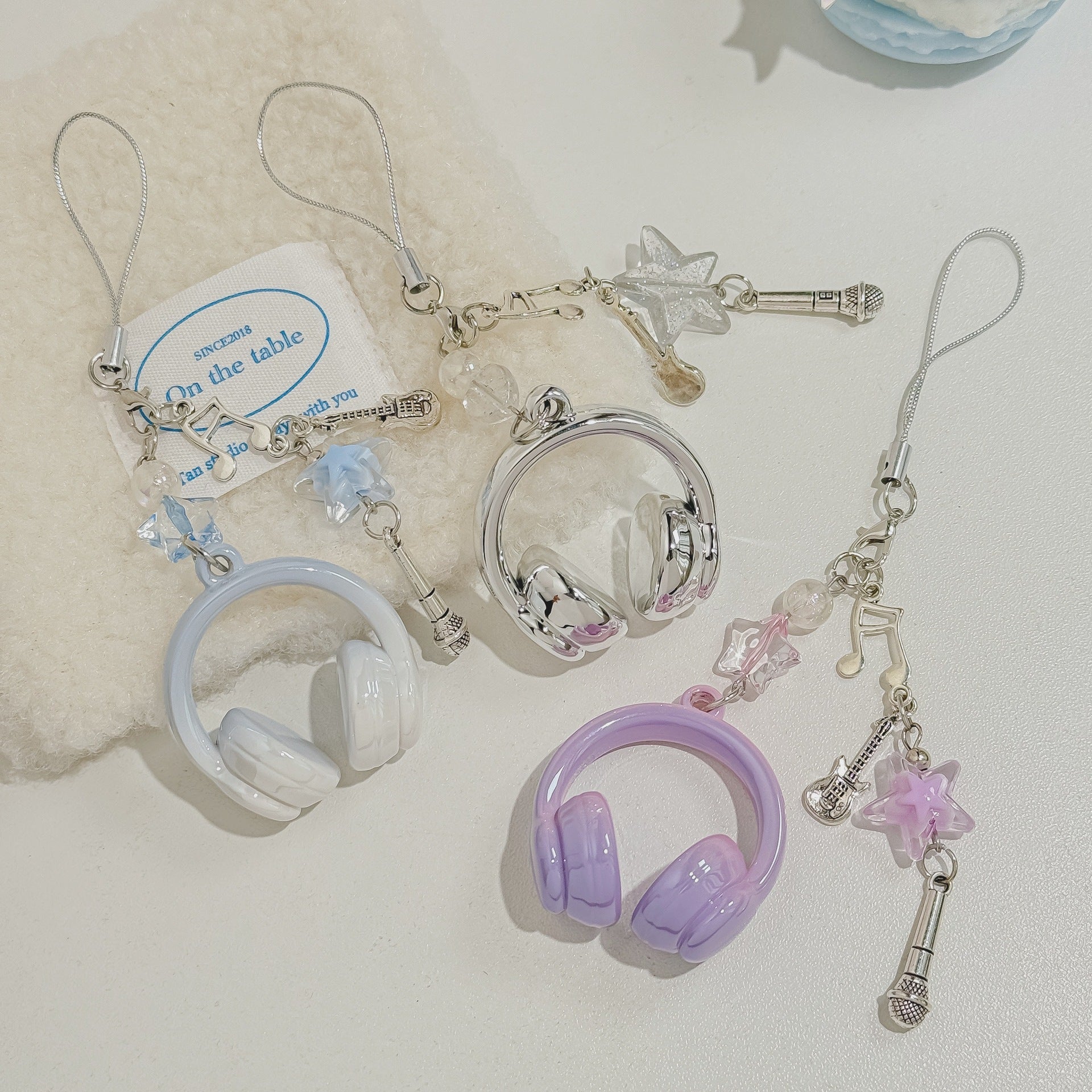 Chic Metal Earphone Microphone Pendant Keychain 6W10BBC391