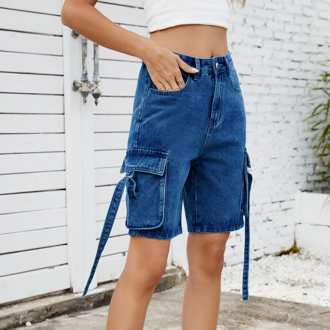 Distressed Straight Leg Cargo Denim Shorts DP25B700