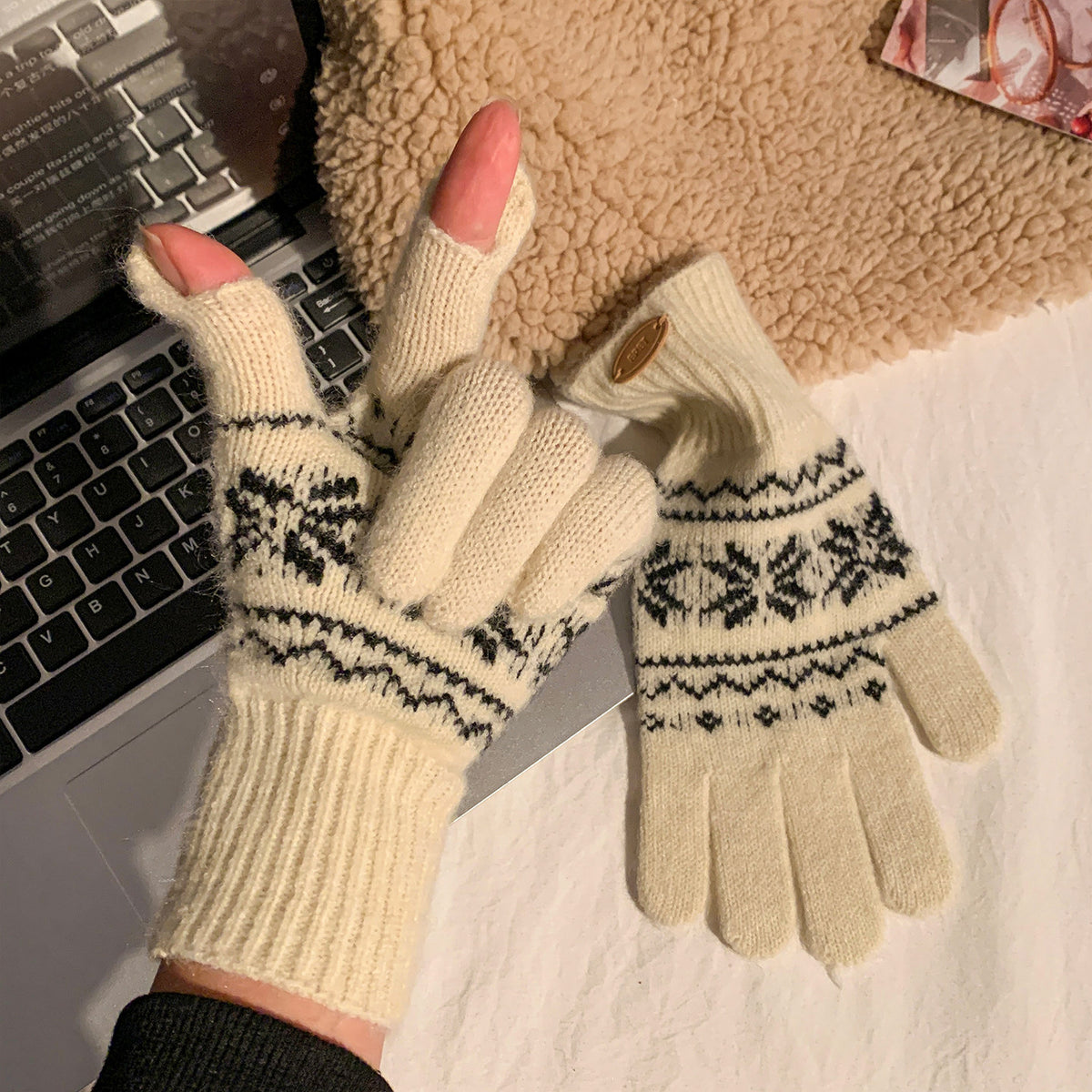 Fair Isle Touchscreen Knit Gloves - DippedShop Wholesale - #2835