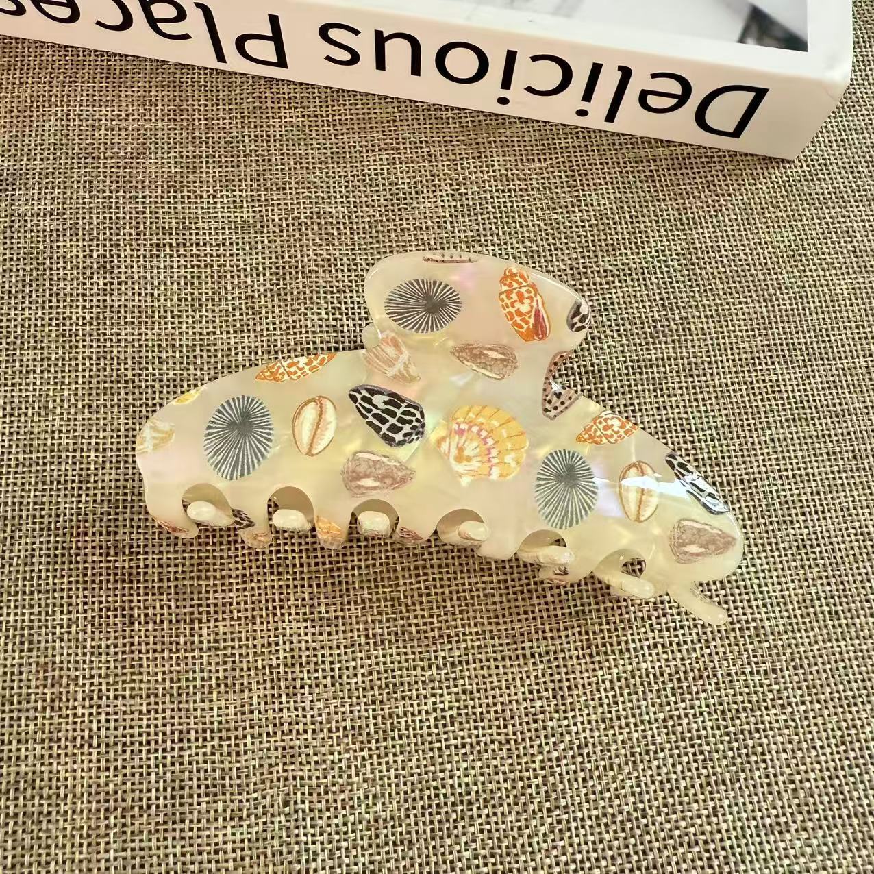 Cute Polka Dot Shell Print Large Hair Claw MK2PPM6W6HCP351