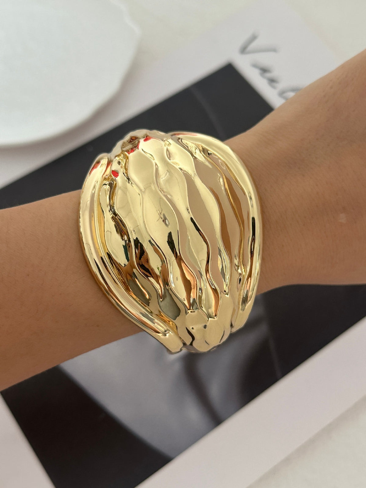 Vintage Enamel Gold Plated Beaded Bangle Bracelet 6W6JBR604