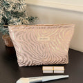 Vintage Embossed Large Capacity Portable Makeup Bag MK2BW6W10BOB385