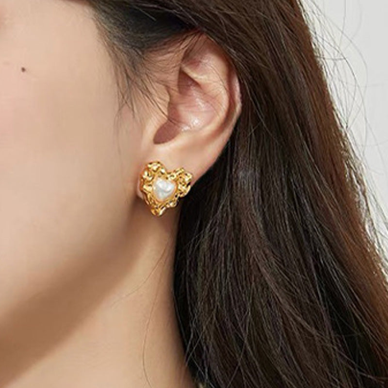 Gold Plated Heart Pearl Stud Earrings DP25E704