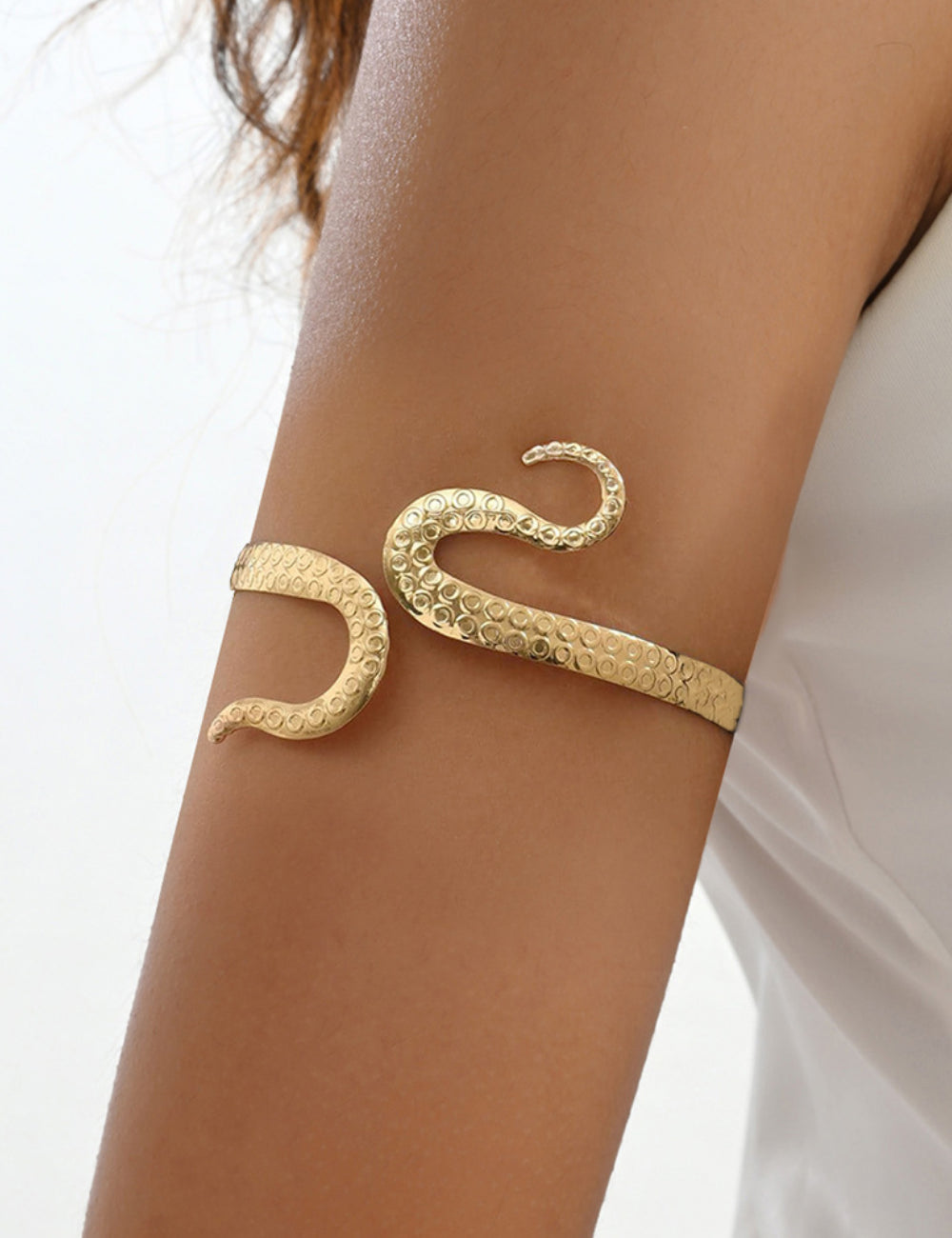 Serpentine Geometry Arm Cuff DPJAC11