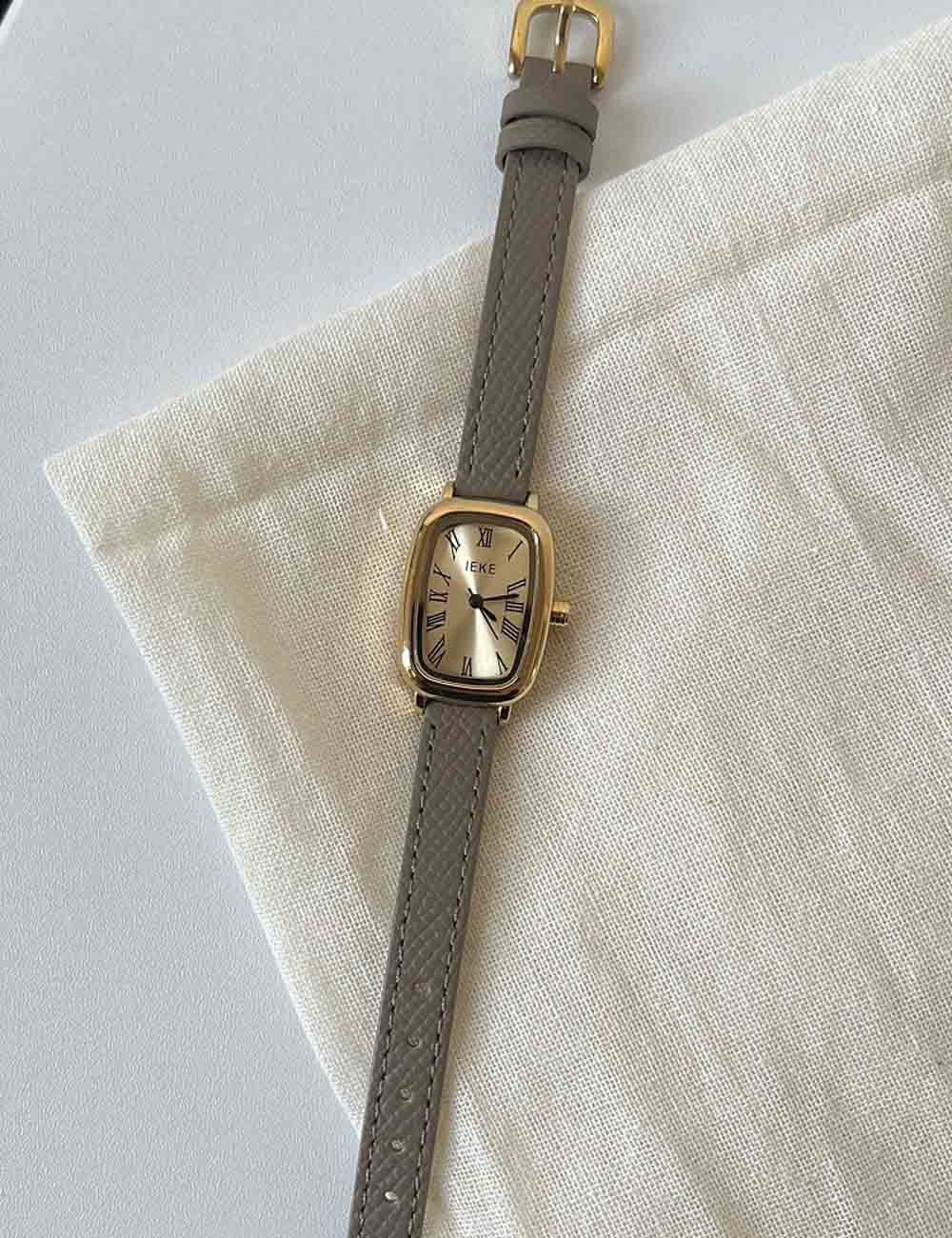 Elegant Roman Dial Small Rectangle Quartz Watch DP25F744