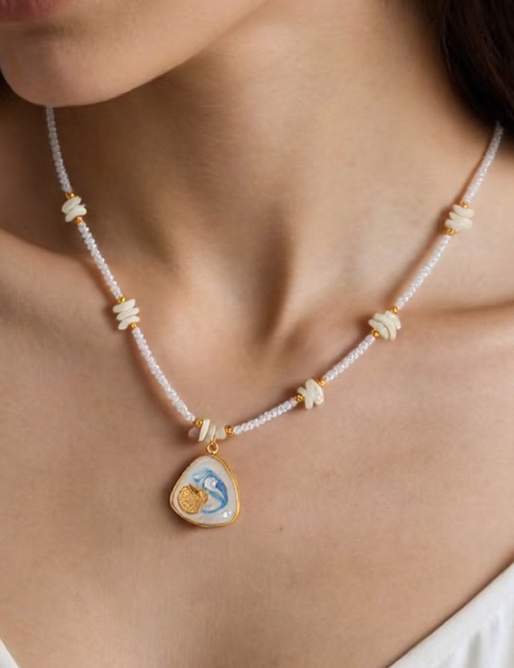 Elegant Enamel Gold Plated Pendant Necklace DP25E791