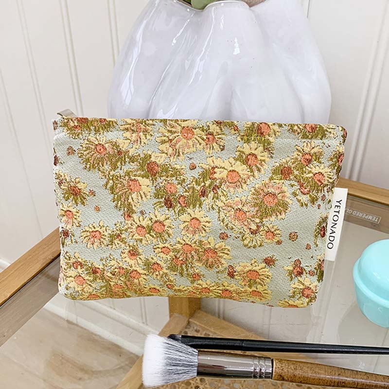Fresh Embroidery Floral Large Capacity Makeup Bag MK2BW6W10BOB389