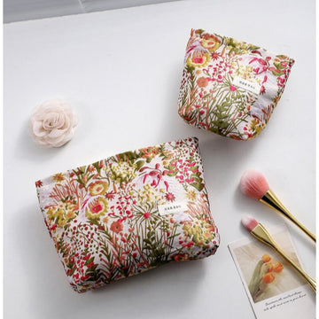 Vintage Floral Jacquard Portable Makeup Bag DP25C577