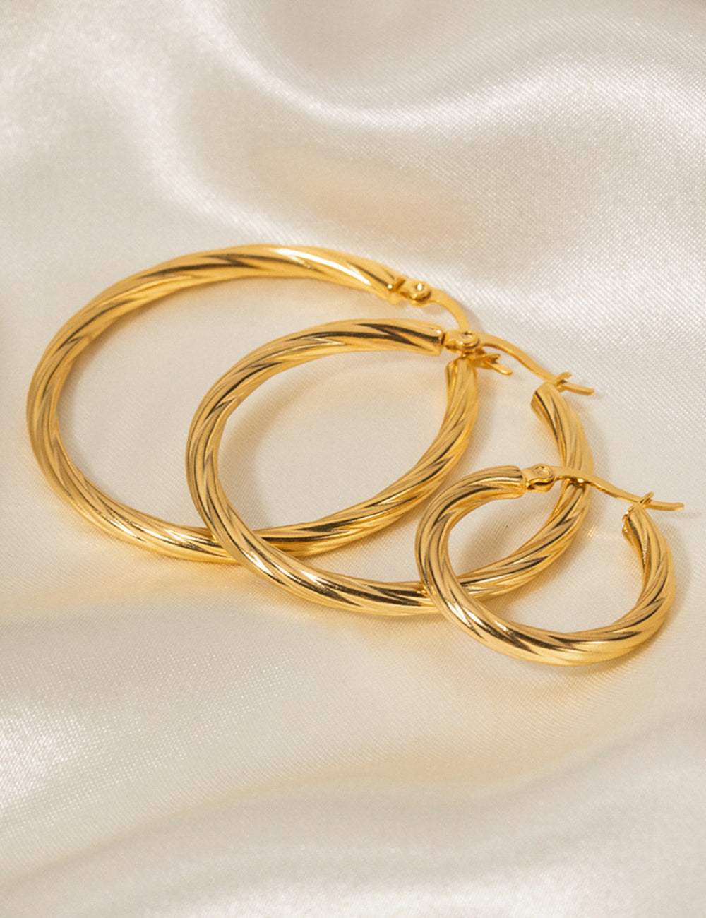 Gold Stainless Steel Cable Thread Hoop Earrings DPJE1287