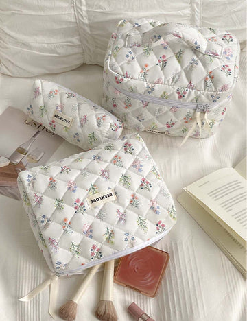Simple Flower Print Quilted Portable Makeup Bag DP25H575