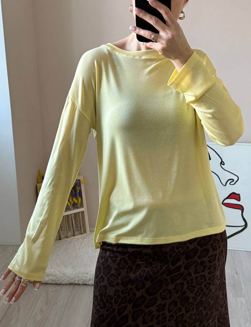 Sexy Sheer Round Neck Long Sleeve Top DP25E429