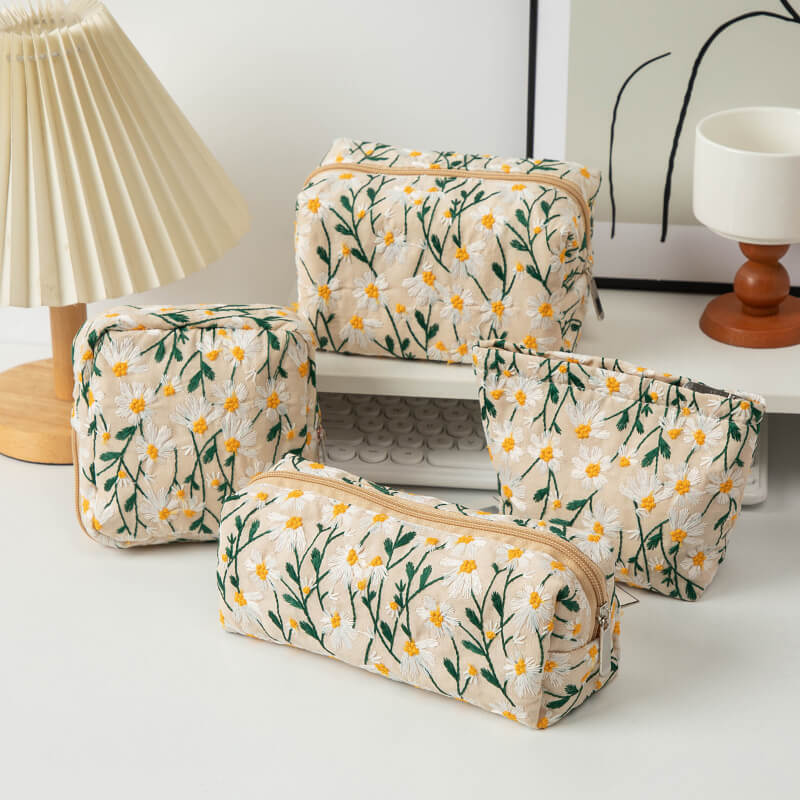 Daisy Embroidered Portable Storage Bag DP25C586