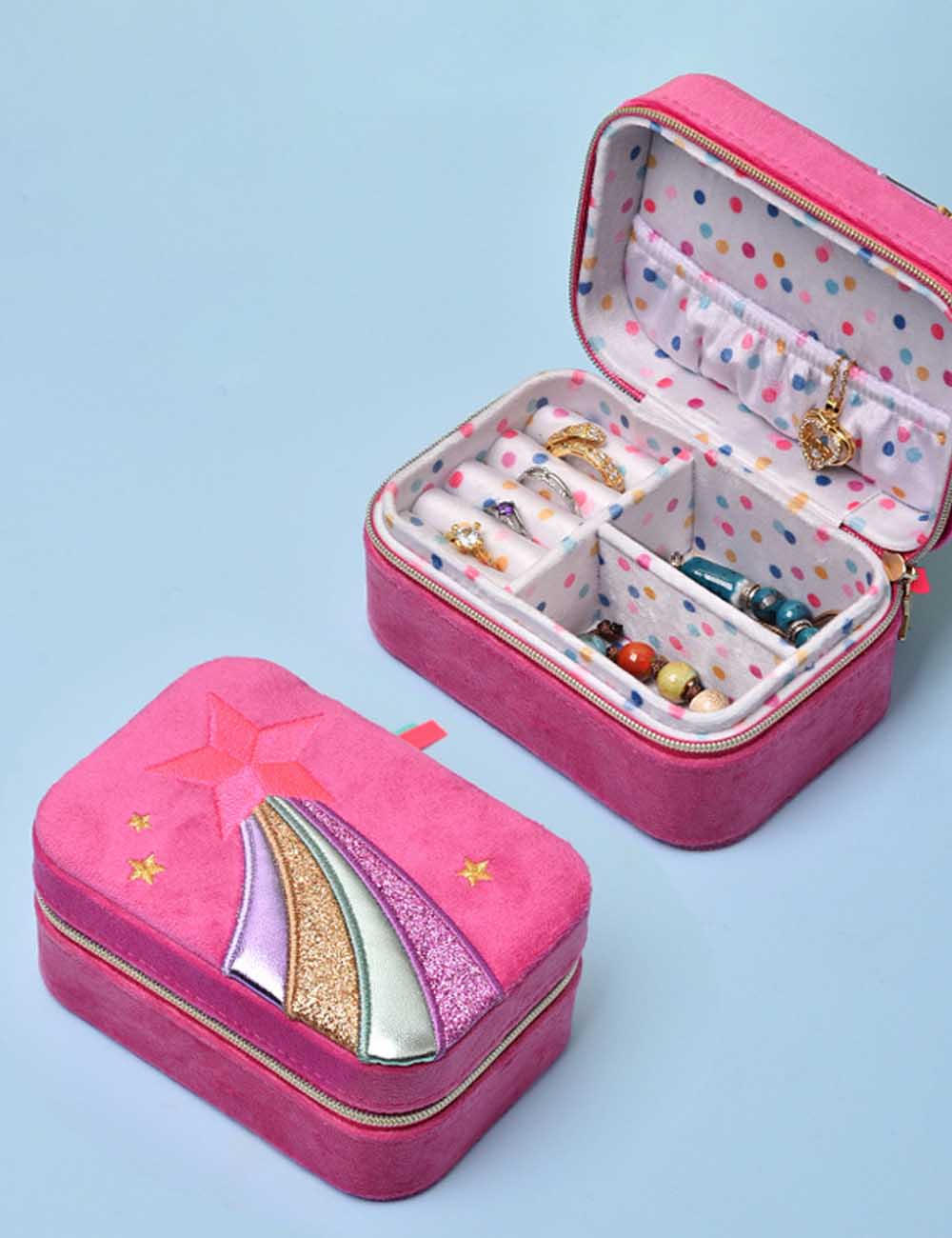 Cute Embroidered Portable Velour Jewelry Case DP25F861