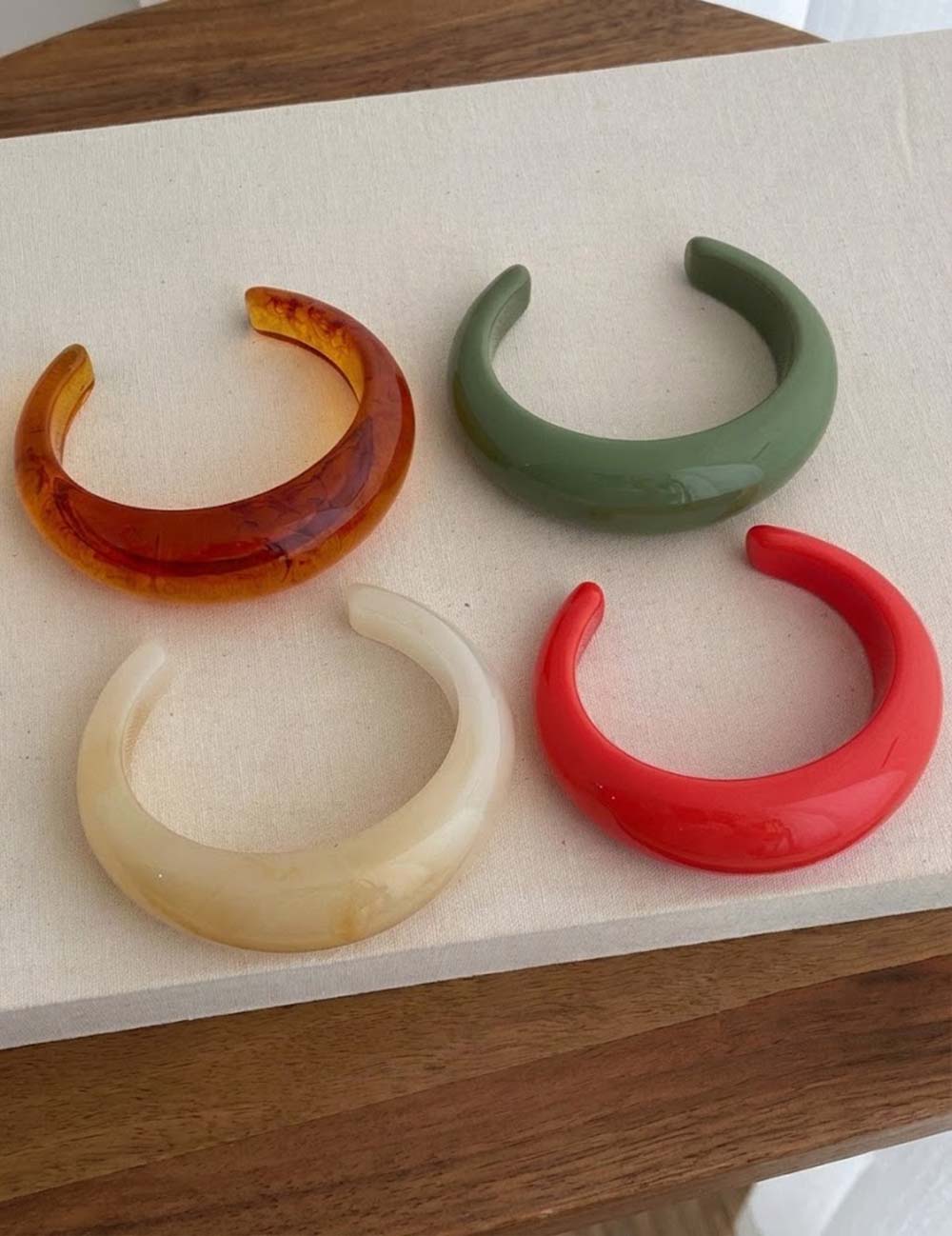 C-Shape Resin Bracelet - DippedShop Wholesale - #8723