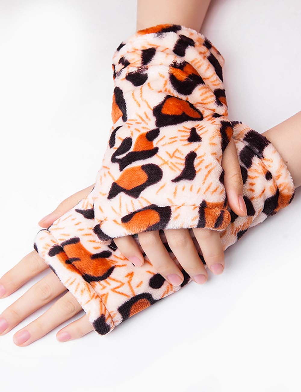 Trendy Warm Leopard Print Plush Fingerless Gloves DP25G706