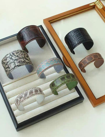 Vintage Leather Wide Open Bracelets DP25B585